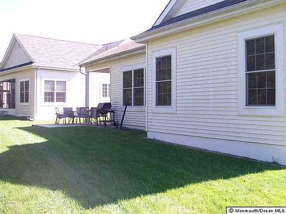 3rd image of 29 Blackmoor Dr