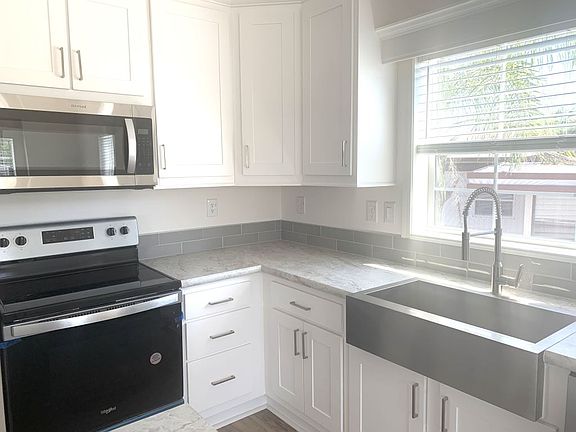 5th image of 122 S Lake Dr