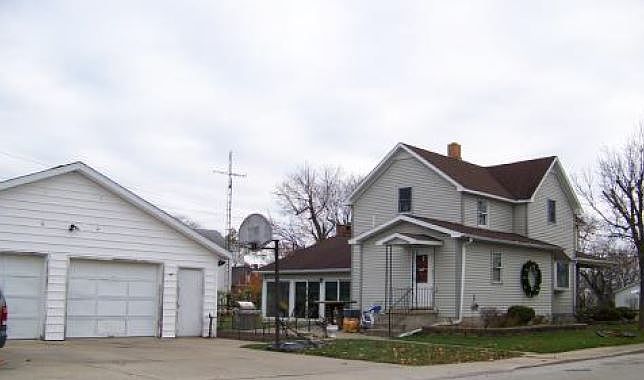 2nd image of 602 E Main St
