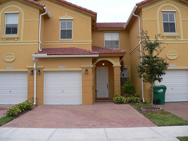 1st image of 10739 NW 80th Ln