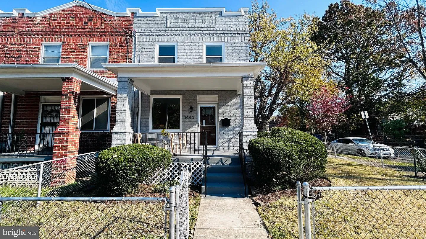 1440 18th Pl SE photo 1
