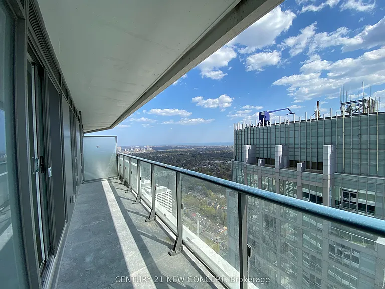 2221 Yonge St #5006 — Photo 23