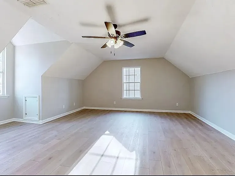 206 Moorhill Ave — Photo 6