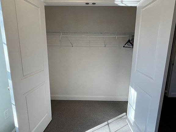 3rd image of 2 Edgemere Rd