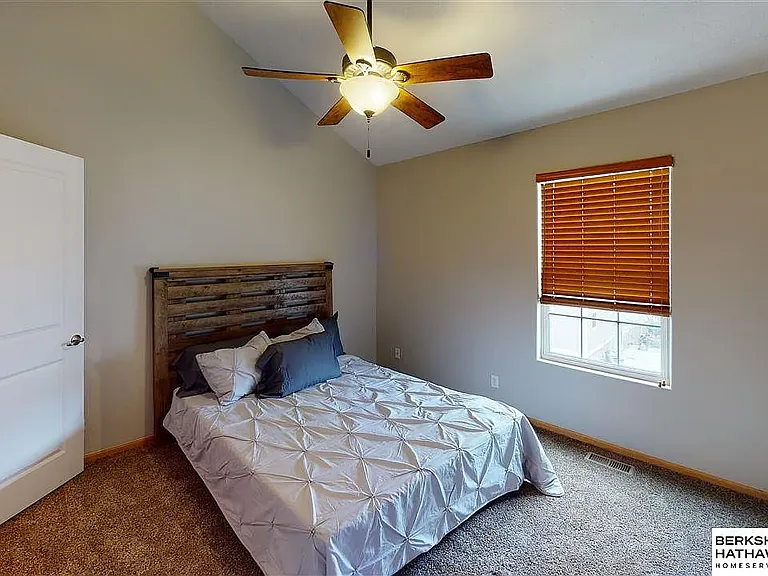 4356 N 147th Plz — Photo 7