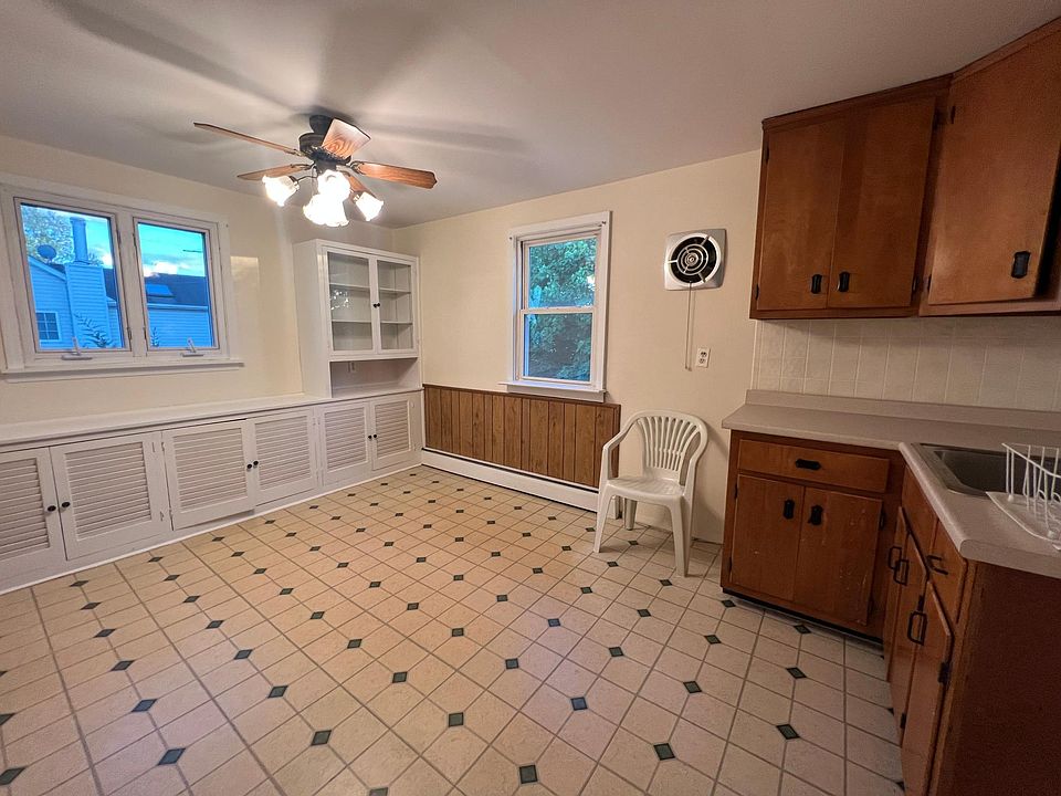 1st image of 965 N 3rd St Floor 2