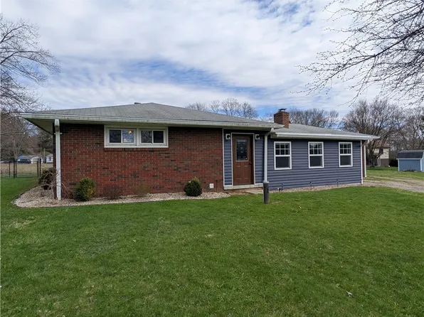 820 Greenville Rd, Mercer, PA 16137