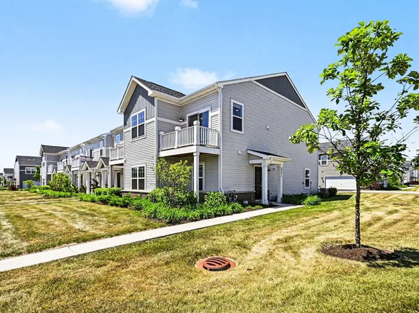 4271 Chelsea Manor Cir, Aurora, IL 60504