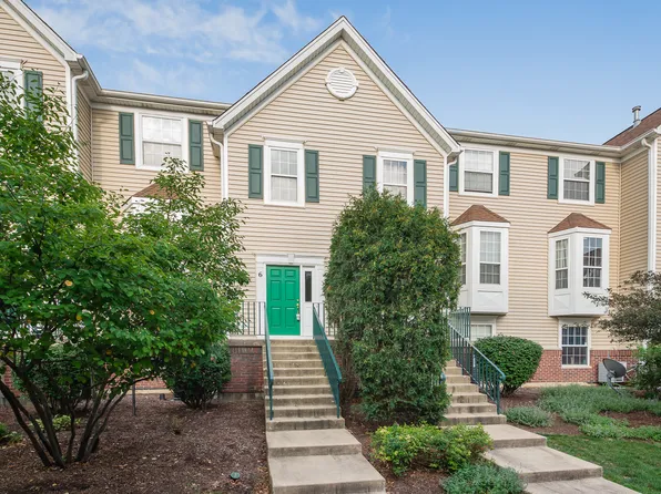 1106 Village Center Pkwy Unit 6, Aurora, IL 60506