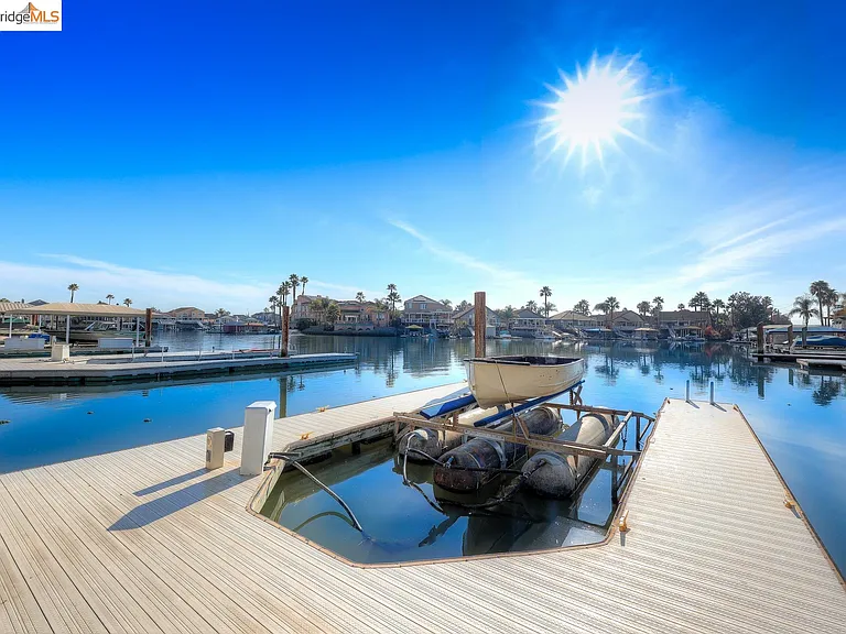 4050 Pier Point — Photo 49