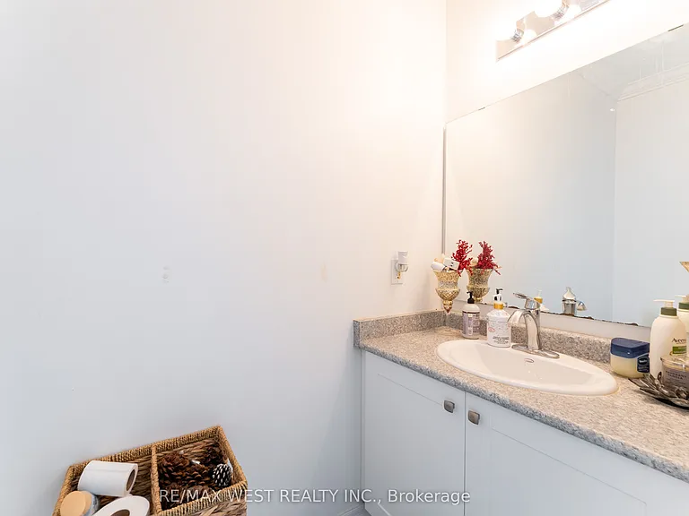 301 Freure Dr — Photo 4