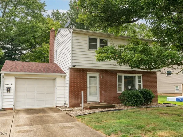 1057 Dogwood Ave NE, North Canton, OH 44720