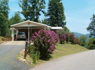 312 Carolina Village Cir, Franklin, NC 28734