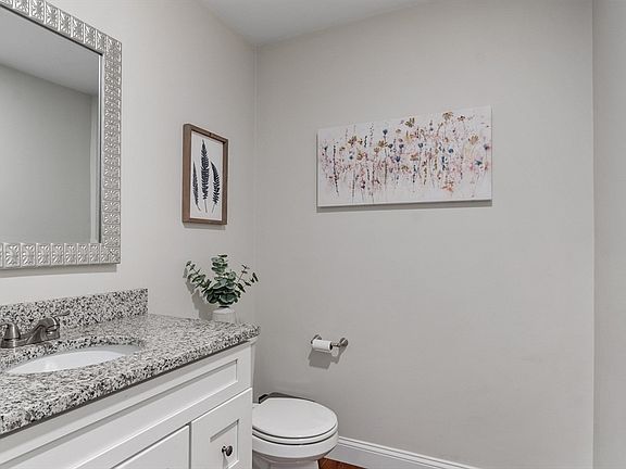 5th image of 27 Orchard St #D
