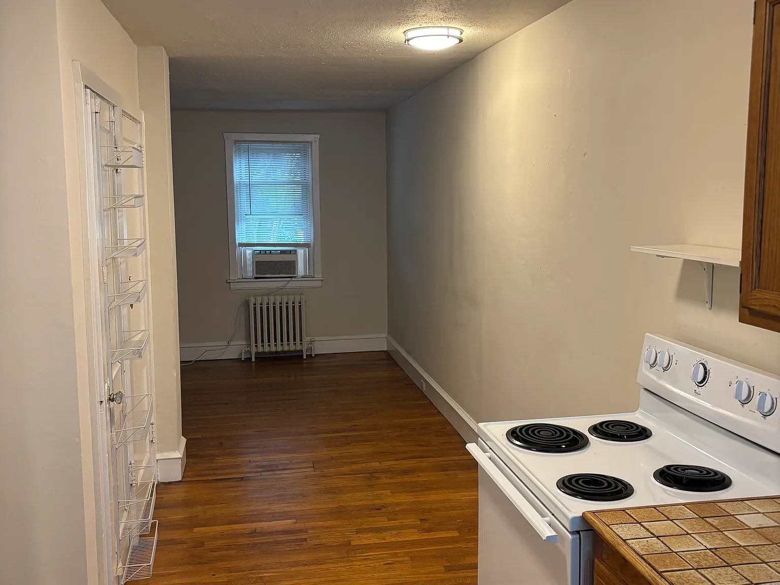 1 bed, 800 sqft, $1,290 — Photo 3