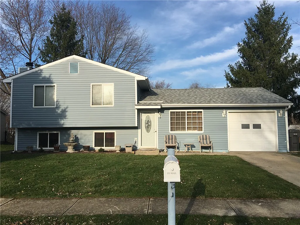 7733 Inverness Dr photo 1