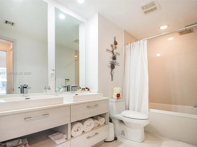 55 SW 9th St #3802 — Photo 10