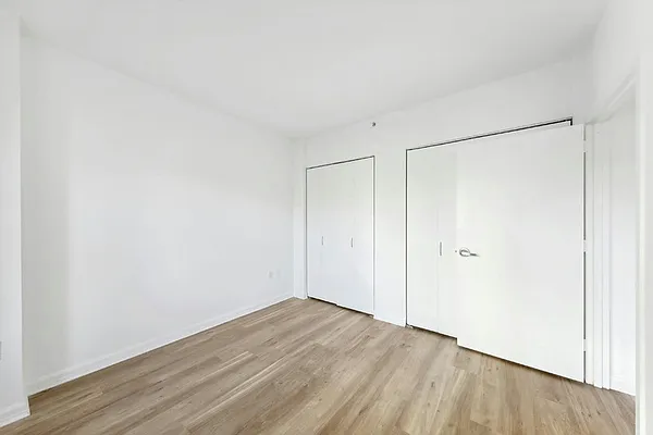 Rented by Greystar | media 6