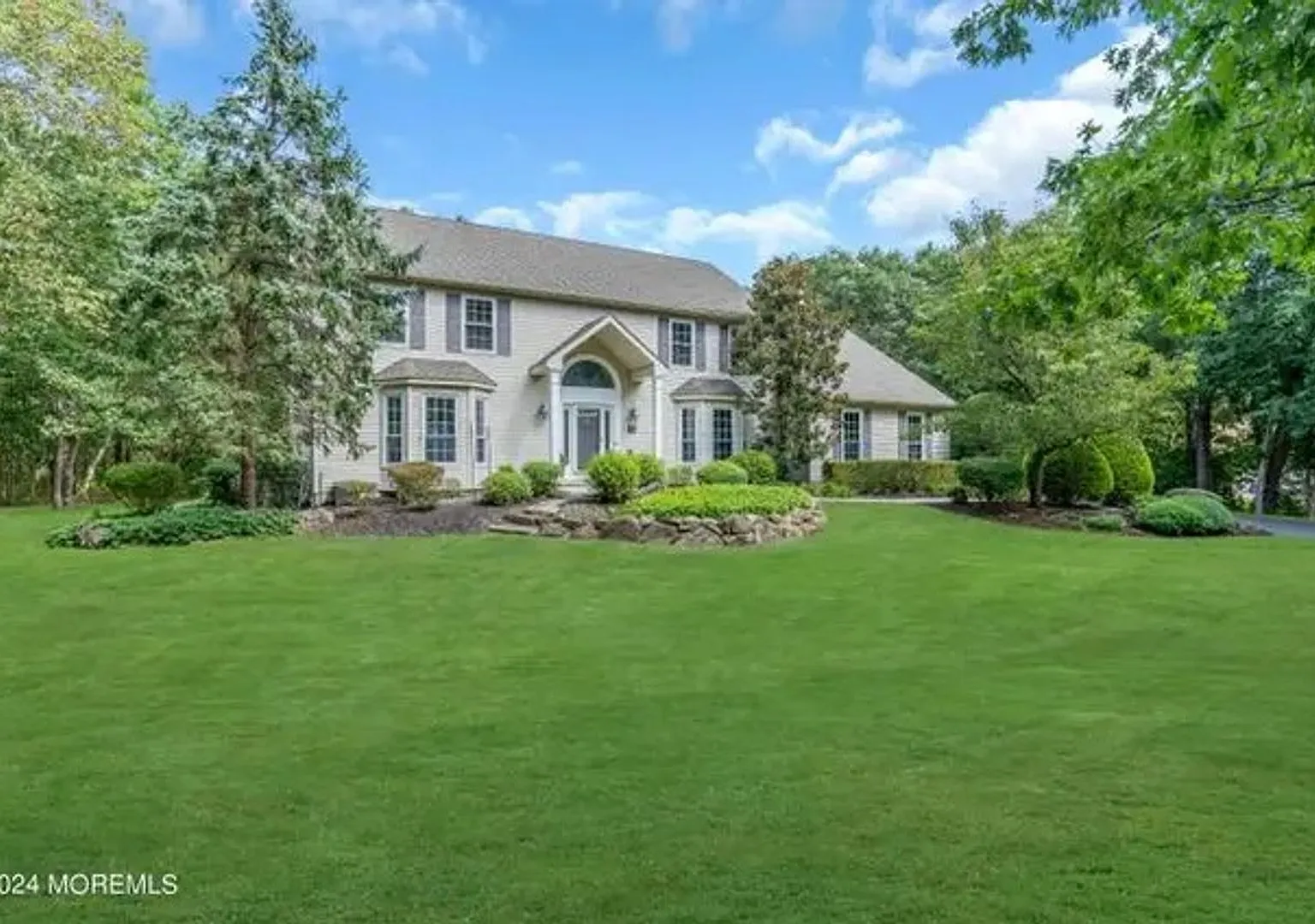 Five-Bedroom Home with Pool in Jackson Township — Photo 1