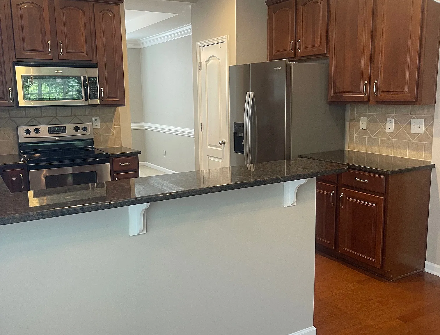 5 bed, 2.5 bath, 2911 sqft, $2,678 — Photo 4