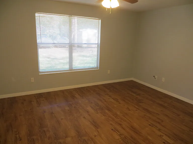 315 NW 19th Ln #1 — Photo 4