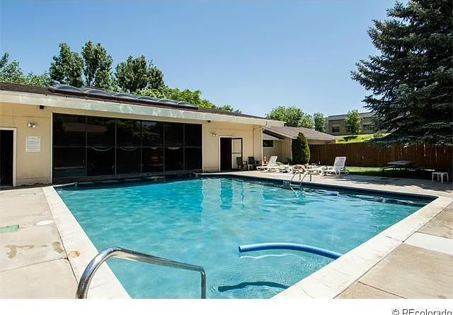 1400 Golden Cir — Photo 1