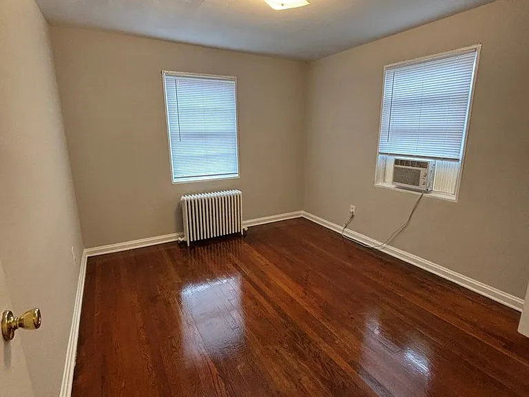 208 Kenilworth Ave NE — Photo 5