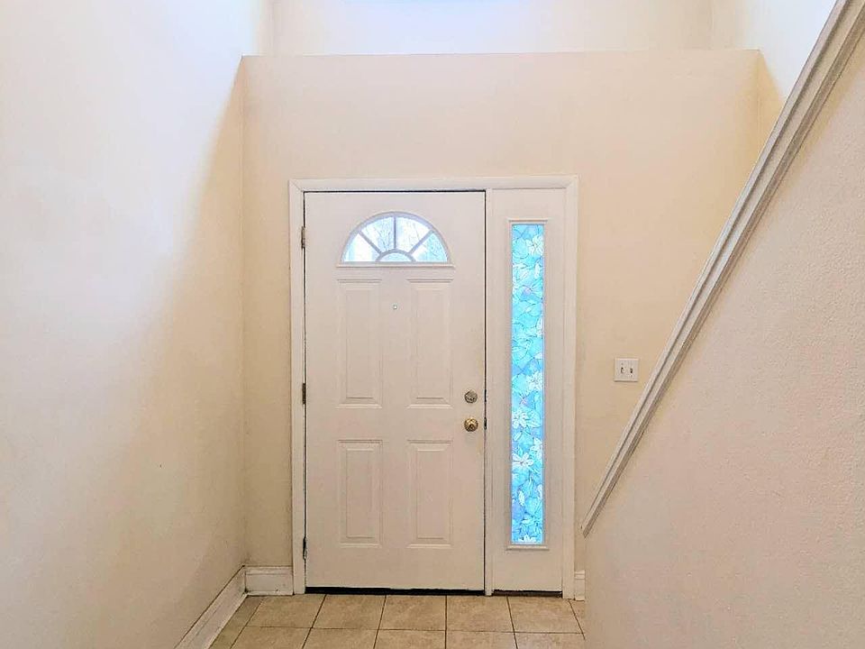 1st image of 6 Tallow Wood Dr