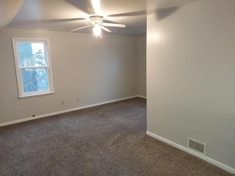 Large bedroom 2nd floor
