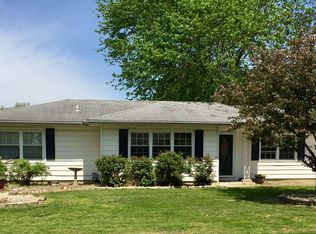 106 W Mount Vernon Ave, Effingham, IL 62401