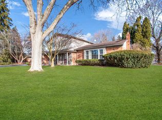 5547 Kingsmill Dr, Bloomfield Hills, MI