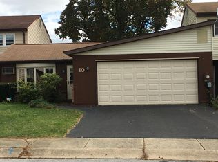 10 Cambridge Pl, Catasauqua, PA 18032