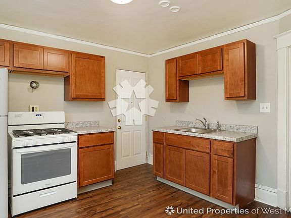 4th image of 1596 Plainfield Ave NE APT 3