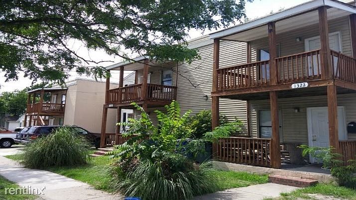 1322-1326-norfolk-apartments-near-ODU-off-campus-housing-pan