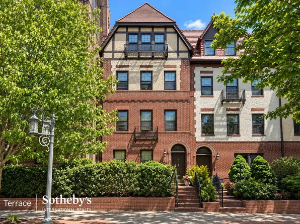 152 Burns Street image 1 of 9