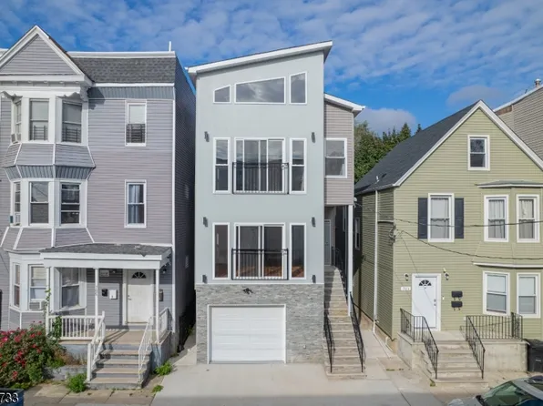 703 S 18th St, Newark City, NJ 07103