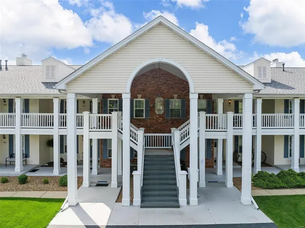 310 Waterside Dr, Grover, MO 63040