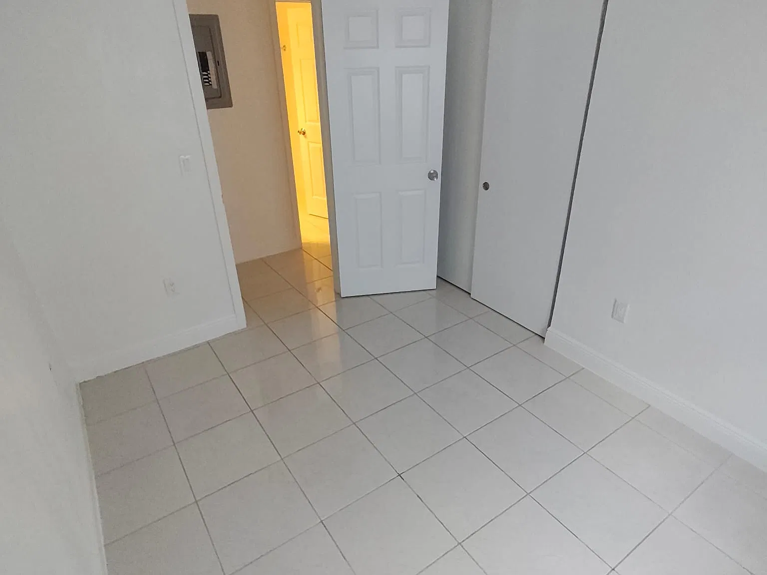 3 bed, 1000 sqft, $2,900 — Photo 3