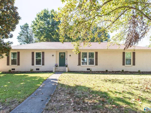 2116 Buckingham Dr SW, Huntsville, AL 35803