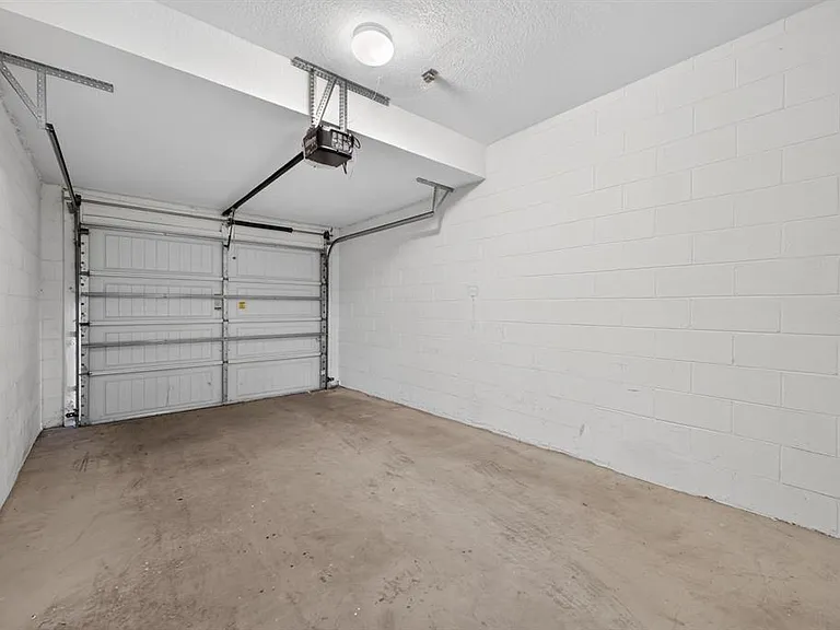 8352 Quimby Cir — Photo 20
