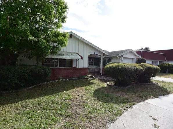 3518 Moog Rd, Holiday, FL 34691
