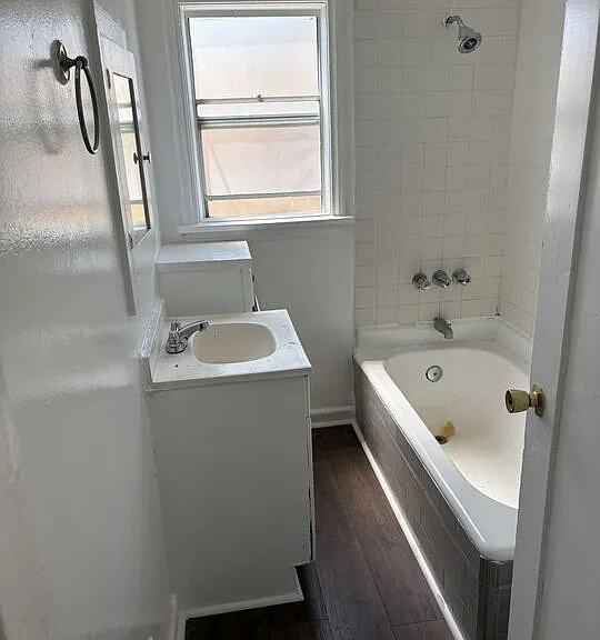 1052 W 60th Pl — Photo 5