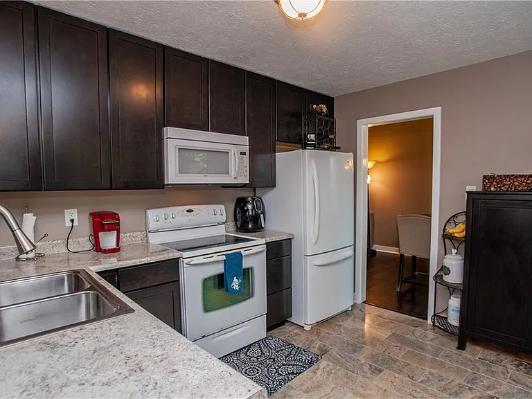 14708 Village Park East Dr — Photo 4