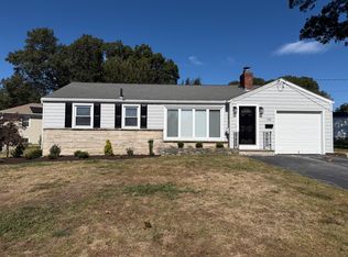 143 Scenic Dr, Cranston, RI 02920