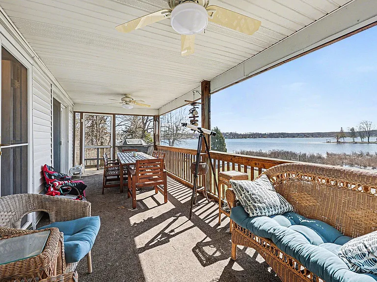 5884 Rays Dr — Photo 22