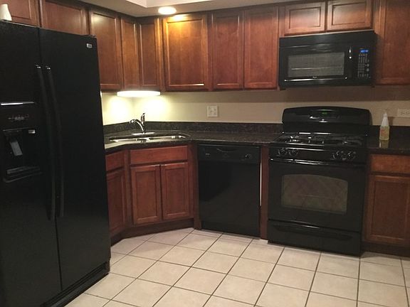 2nd image of 129 S Spruce Ave APT 201