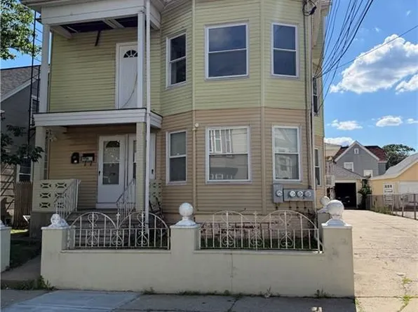 53 French St, Pawtucket, RI 02860