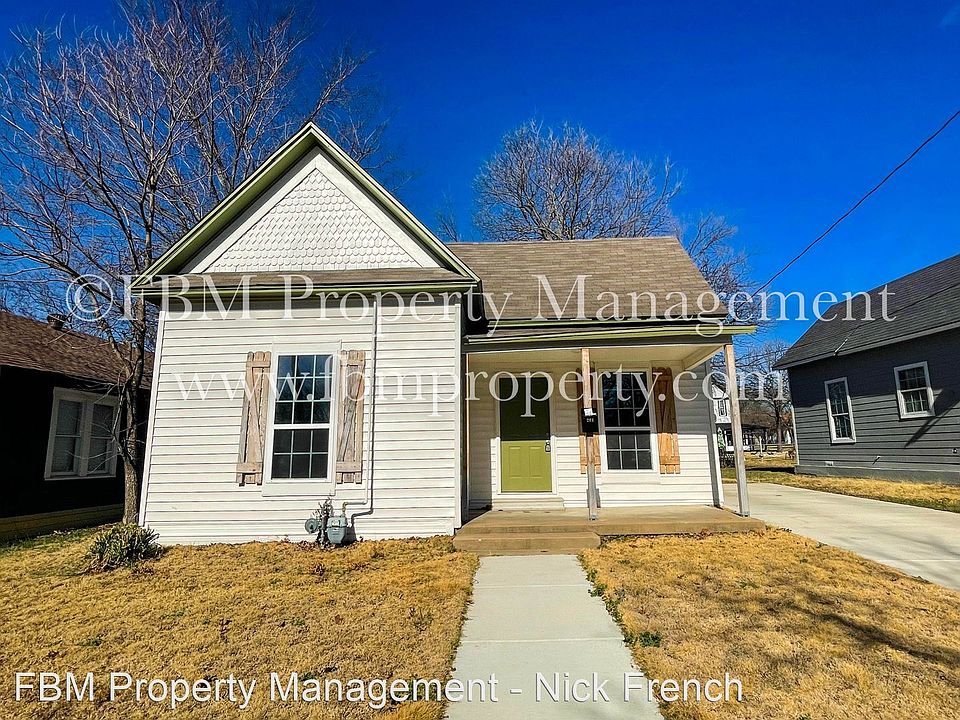 1st image of 204 W Tyler St