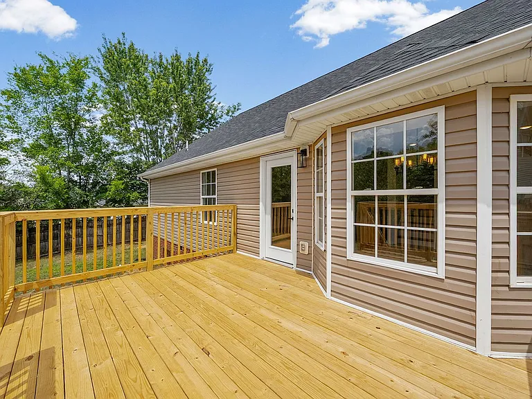 270 Harold Dr — Photo 34