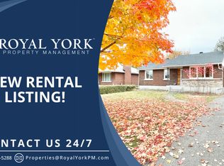 895 Rex Ave #2P6, Ottawa, ON K2A2P6